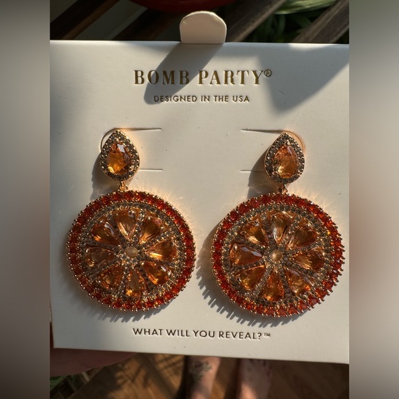 Bomb Party Market Fresh Earrings - Picture 3 of 3